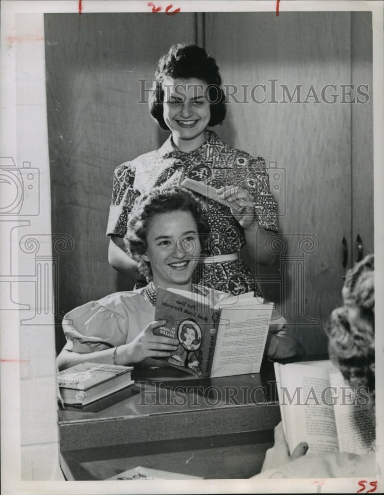 1961 Press Photo Girls practice &quot;Charm Clinic&quot; lesson at Houston library - Historic Images