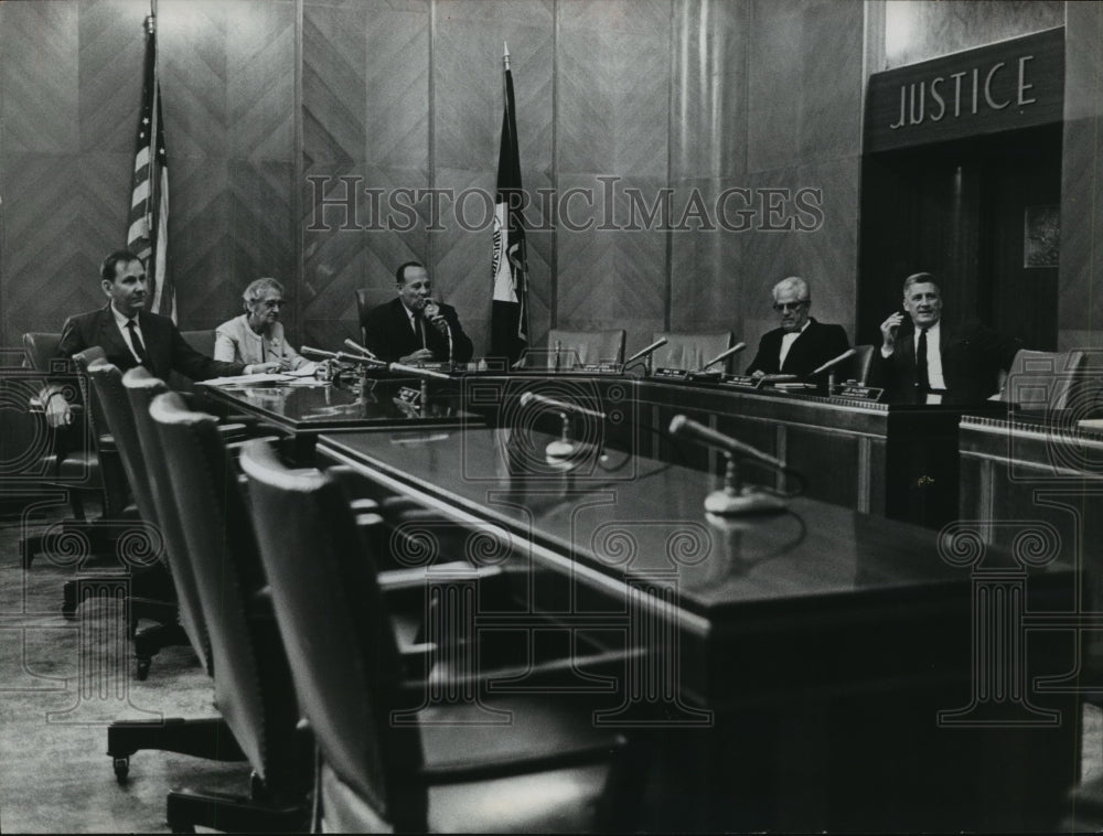 1967 Press Photo Houston City Council meeting didn't meet quorum - postponed - Historic Images
