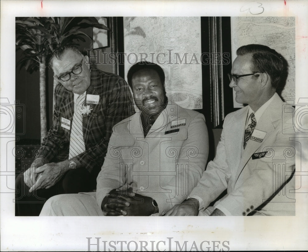 1976 Men named Houston School District Custodians of Year by Chamber - Historic Images