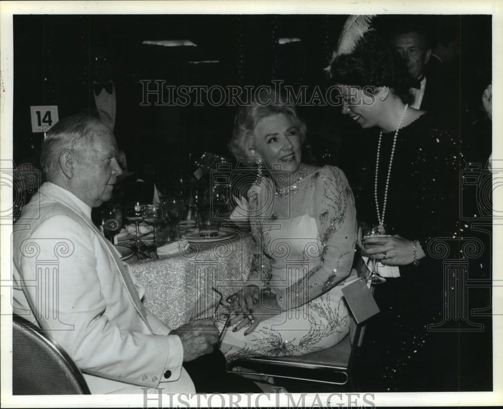 1987 Yvonne Cockrell &amp; Holly Sargent at Houston Symphony event - Historic Images