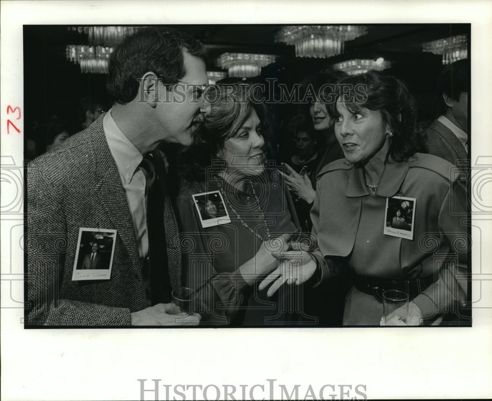 1985 Houston Foto Fest party attendees wore photo name tags - Historic Images