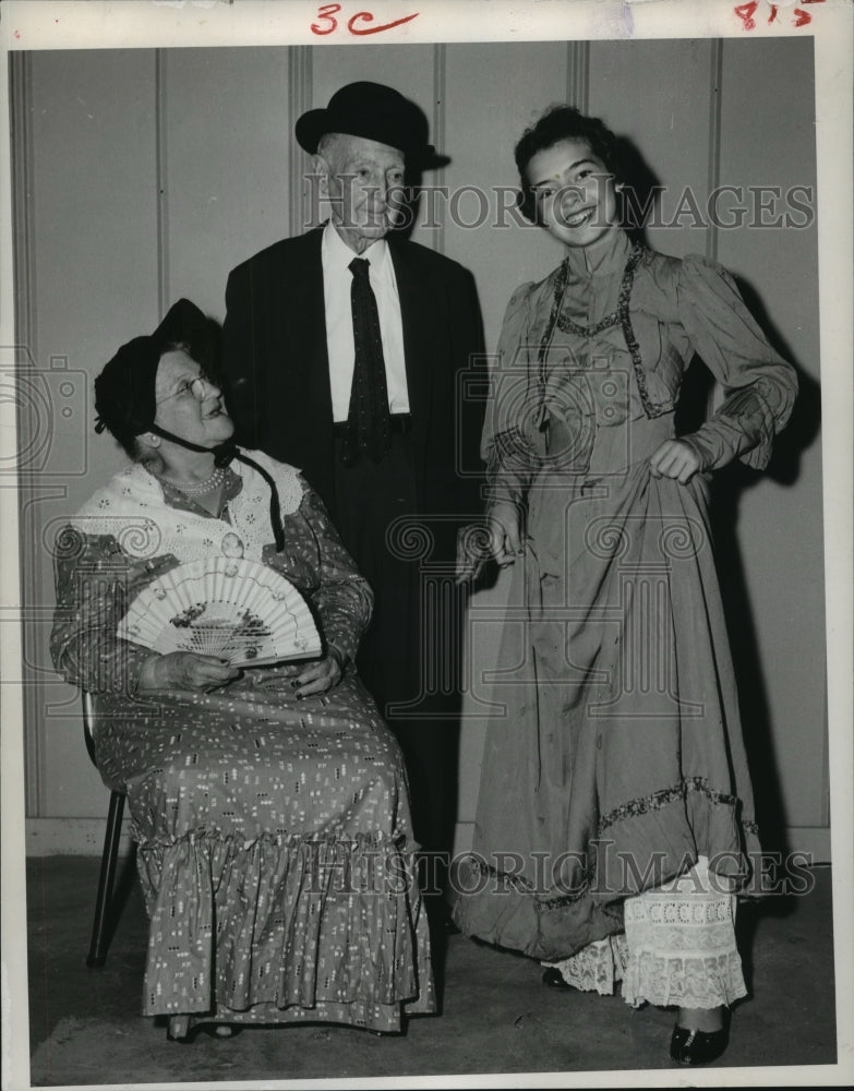 1956 Press Photo Three people in turn of centruy costume in Hempstead, Texas- Historic Images