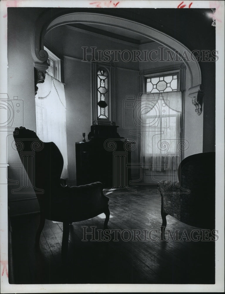 Second floor room in historic building in Texas. - Historic Images
