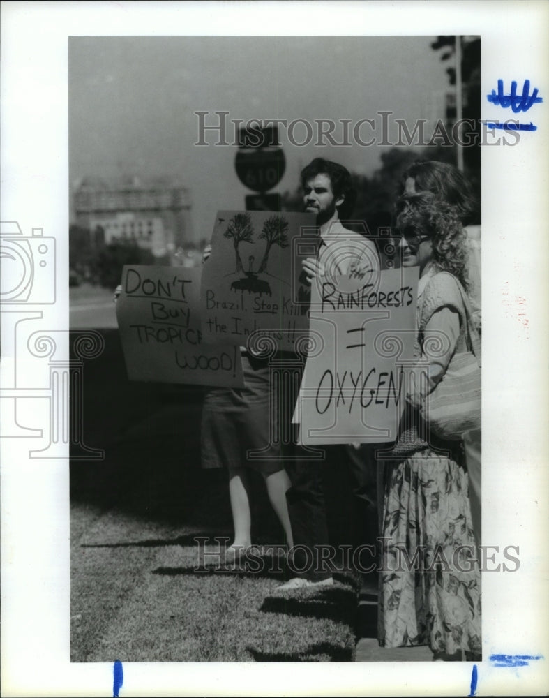 1988 Protest to save rain forest at Brazilian Consulate in Houston - Historic Images