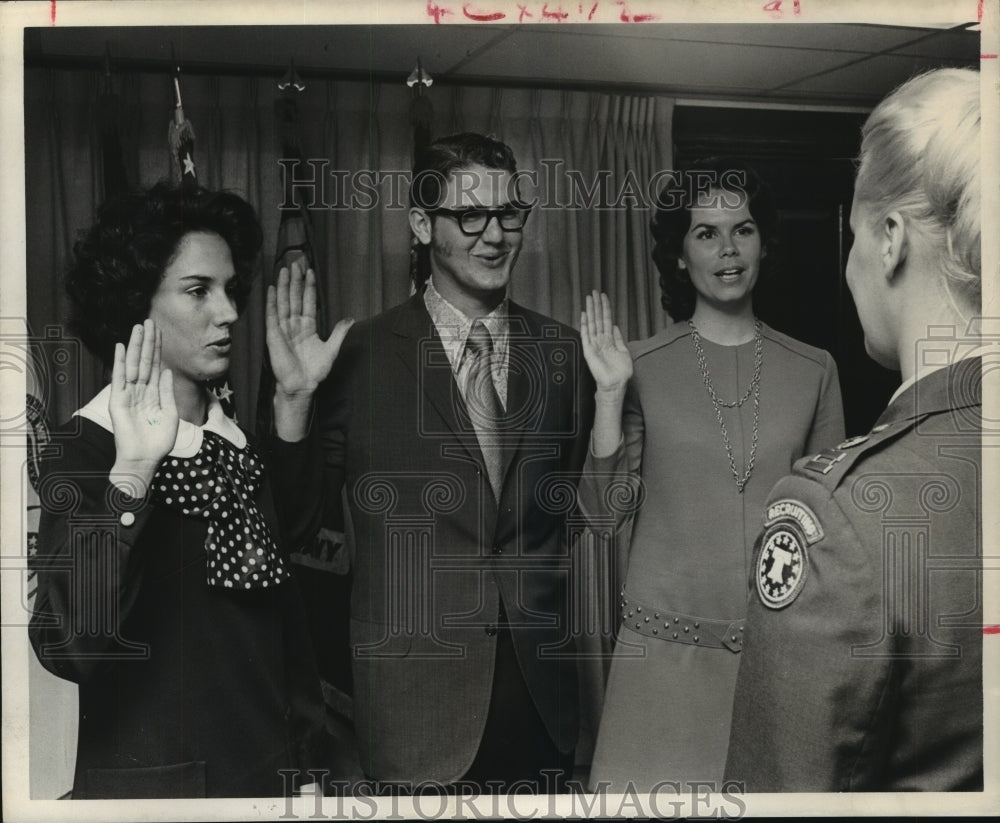 1972 Press Photo Houston Baptist College nursing students take oath of Army- Historic Images