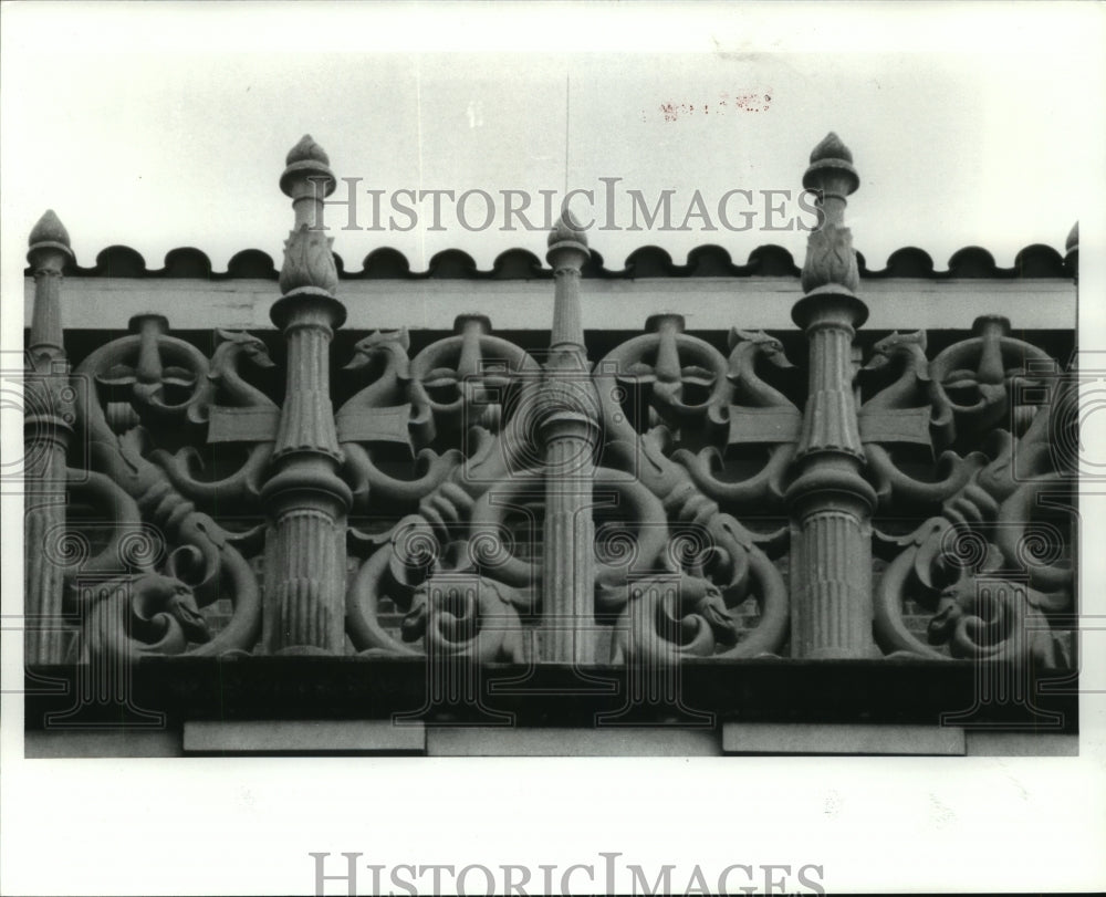 1984 Press Photo Artwork on side of Houston Central Public Library - hca31105 - Historic Images