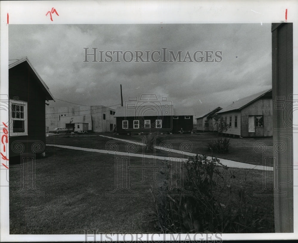 1977 Buildings at Houston Chinquapin boarding school - Historic Images