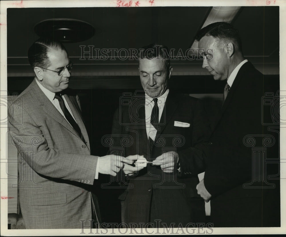 1958 Houston Diabetes Association members meet - Historic Images