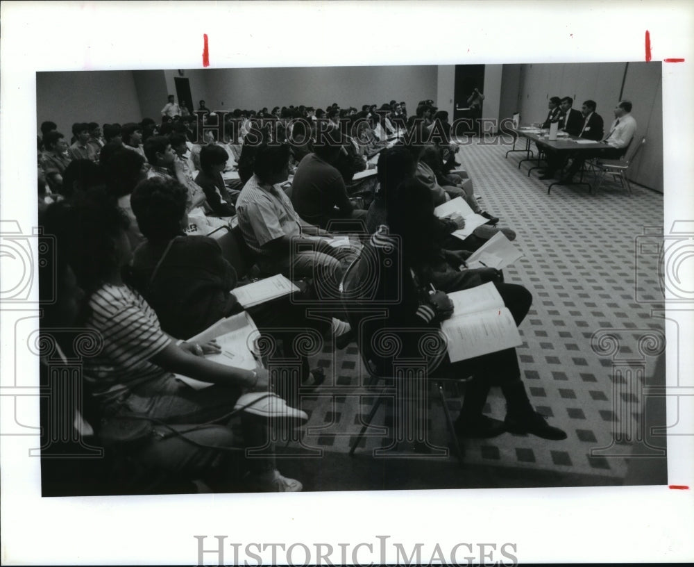 1991 Houston Hispanic Forum&#39;s Career Day participants - Historic Images