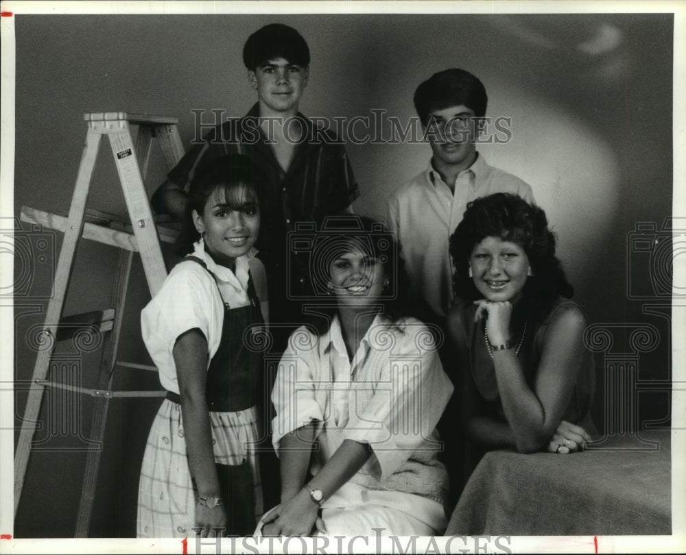 1985 Press Photo Revere Middle School drama students win championship - Historic Images