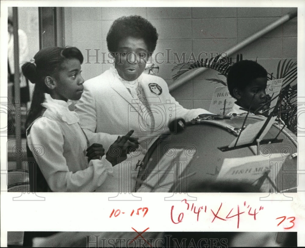 1992 Houston's Lovett school principal joins in band concert - Historic Images