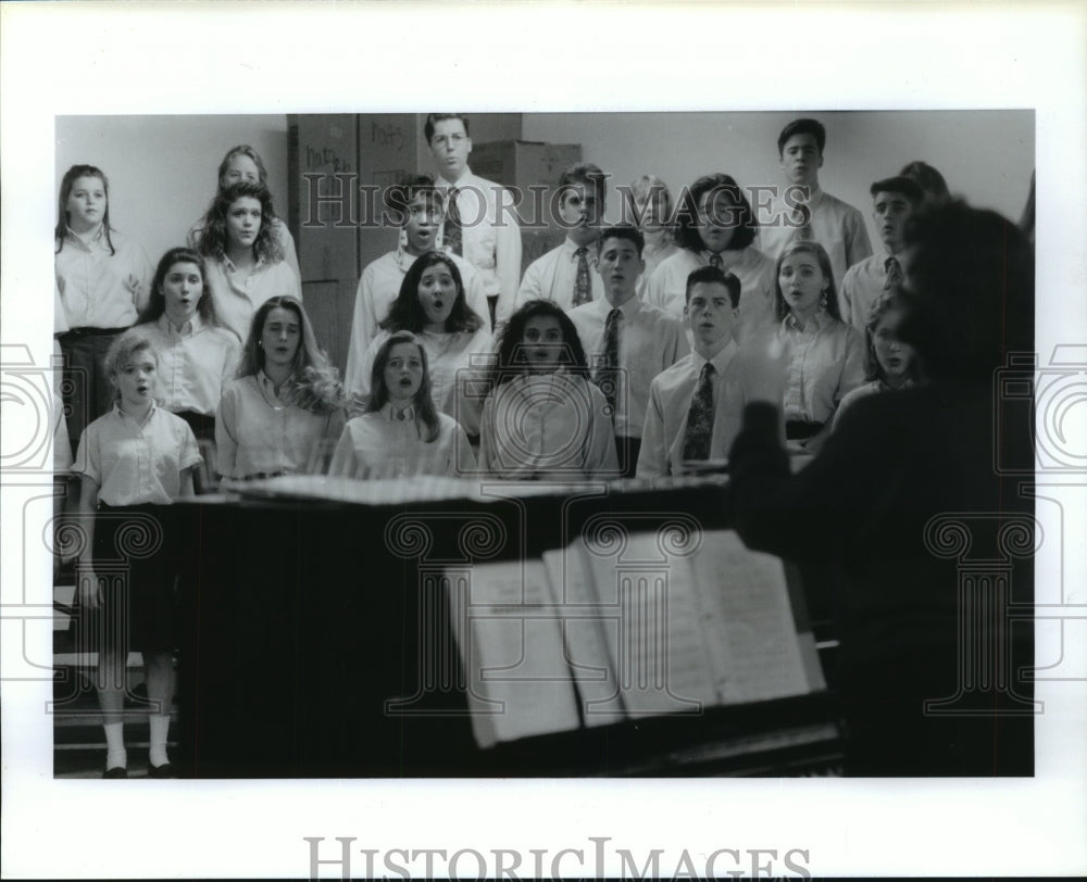 1992 Press Photo Dana Dawkins directs Northwest Academy choir in Houston - Historic Images