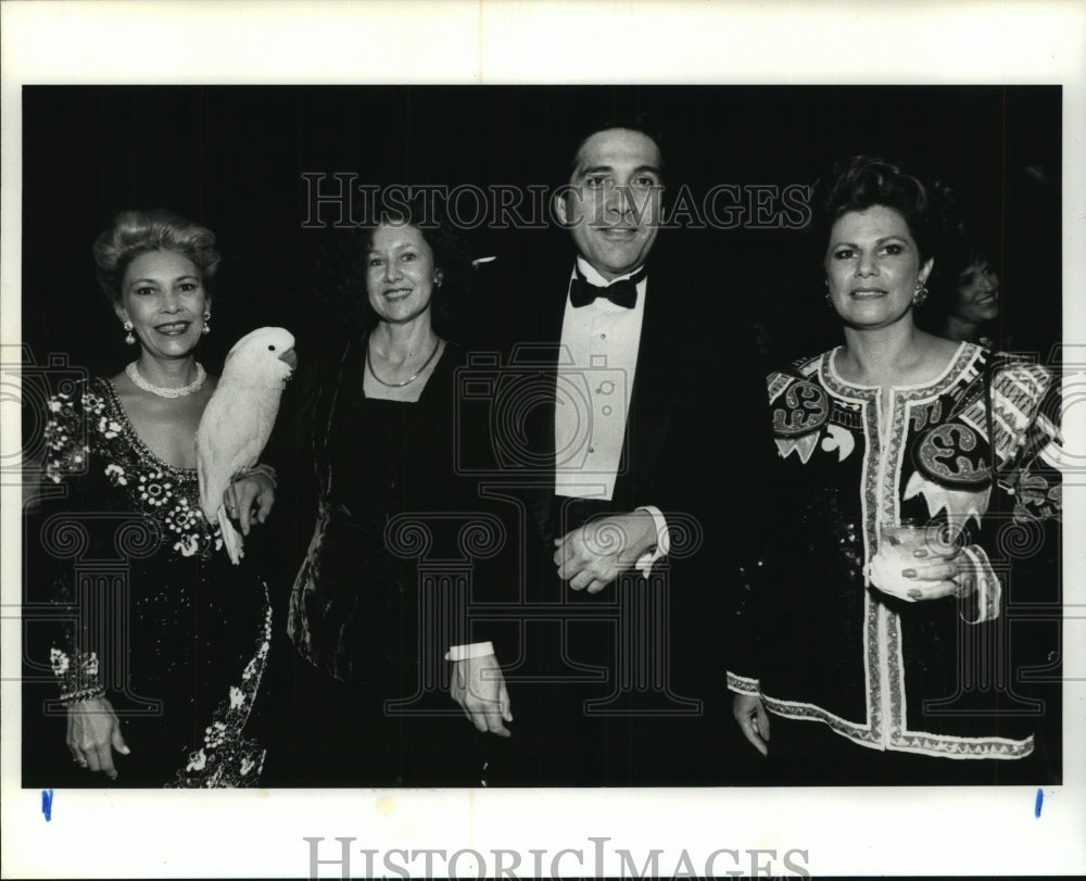 1992 Attendees of Institute of International Education gala in Texas - Historic Images