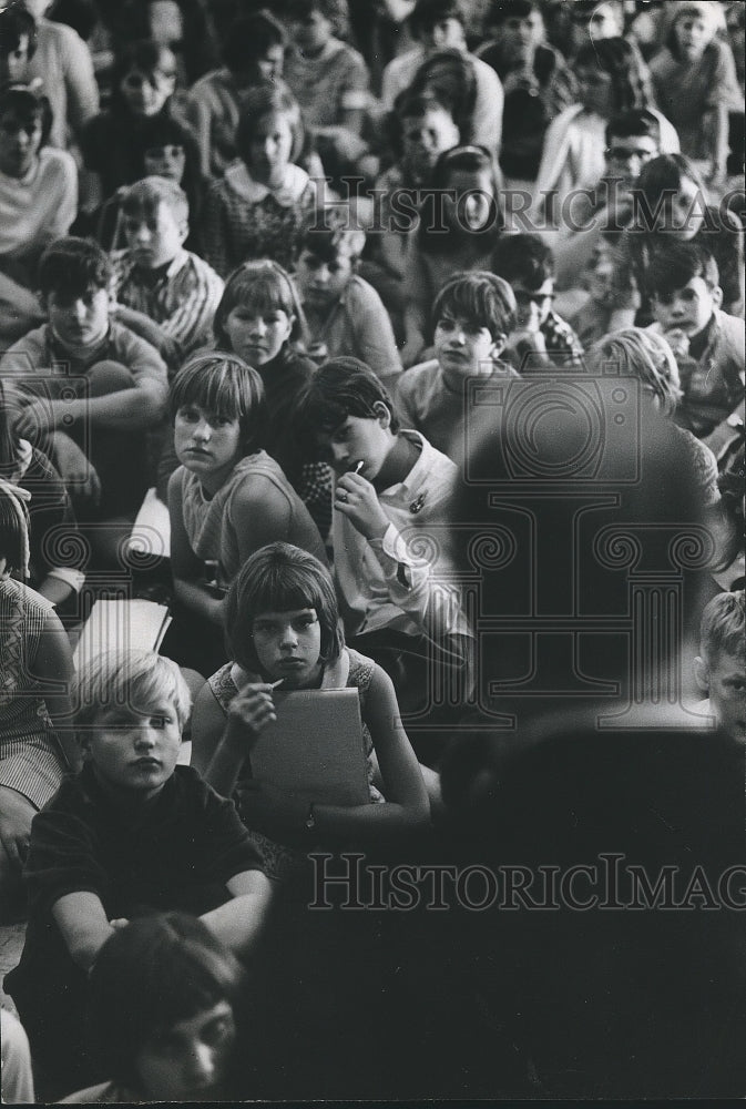 1968 Rep. Russell Cummings speaks to Anderson Elementary students - Historic Images