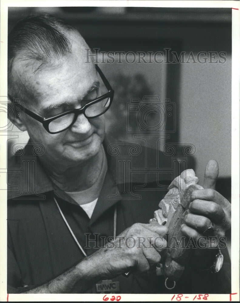 1982 John Henry Talbott demonstrates woodcarving in Harris Co. Texas - Historic Images