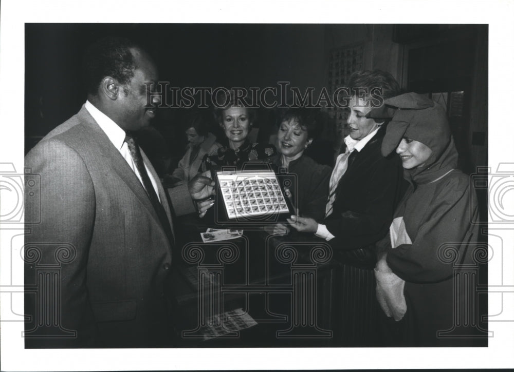 1988 Houston Festival committee members at event - Historic Images
