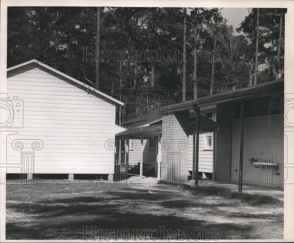 1954 Press Photo Temporary classrooms outside Oak Forest Elementary School - Historic Images