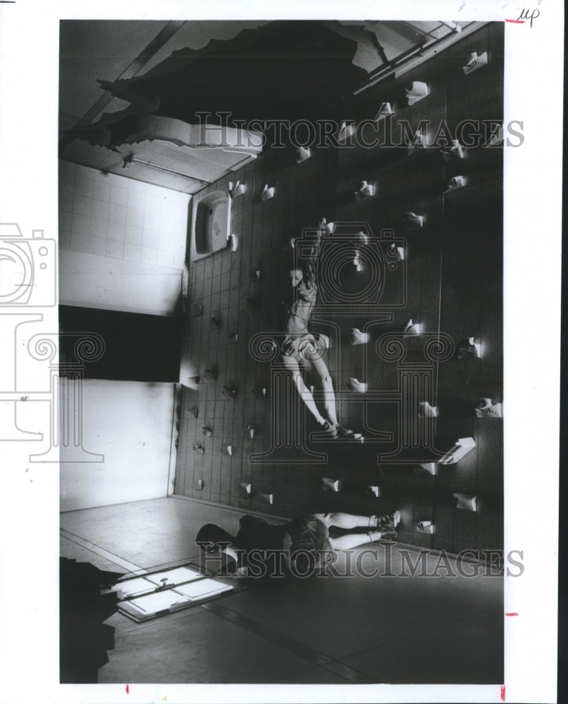 1989 Bruno Dizien & Laura De Nercy perform at Houston Festival - Historic Images