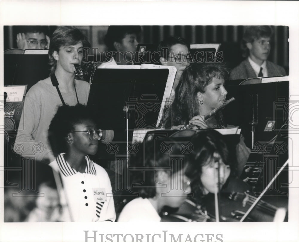 1989 Houston Youth Symphony members practice-Historic Images