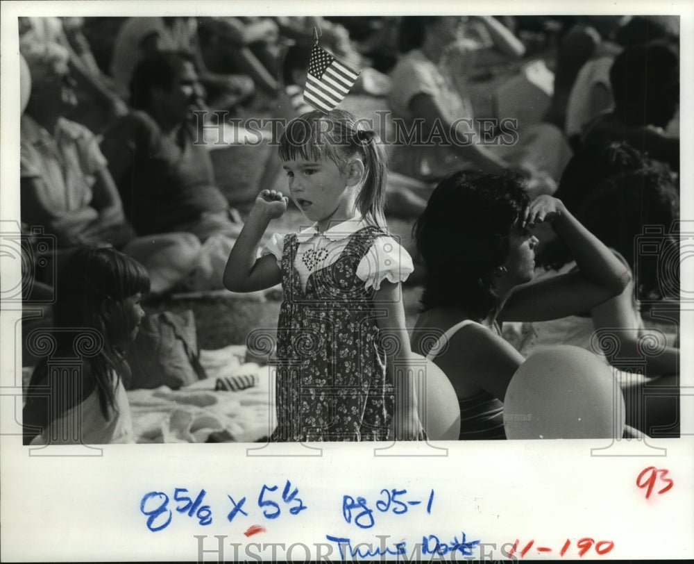 1984 Press Photo Jody Edinger, 4, with group at Sam Houston Park, Texas - Historic Images