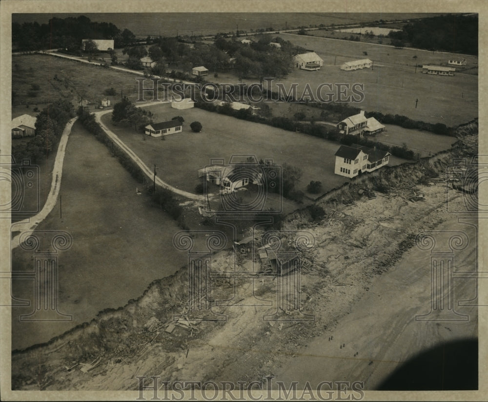 1961 Press Photo Aerial view of erosion near Baytown, TX after Hurricane Carla - Historic Images