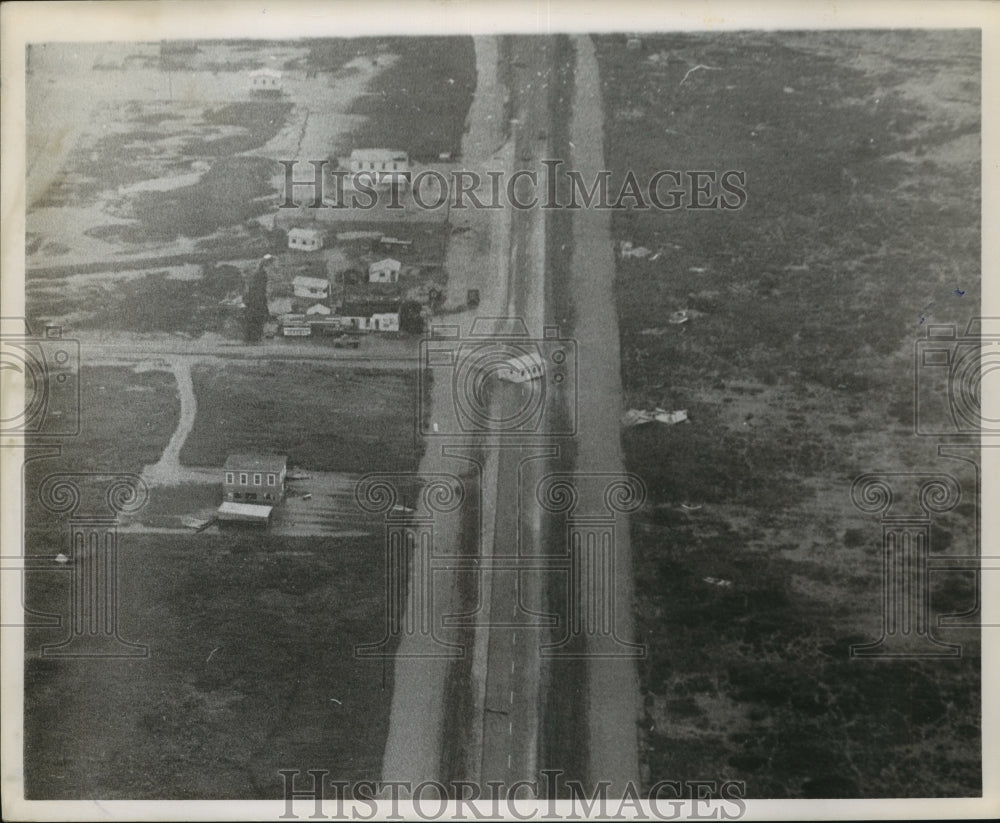 1961 Press Photo Aerial view of flooding & destruction from Hurricane Carla - Historic Images