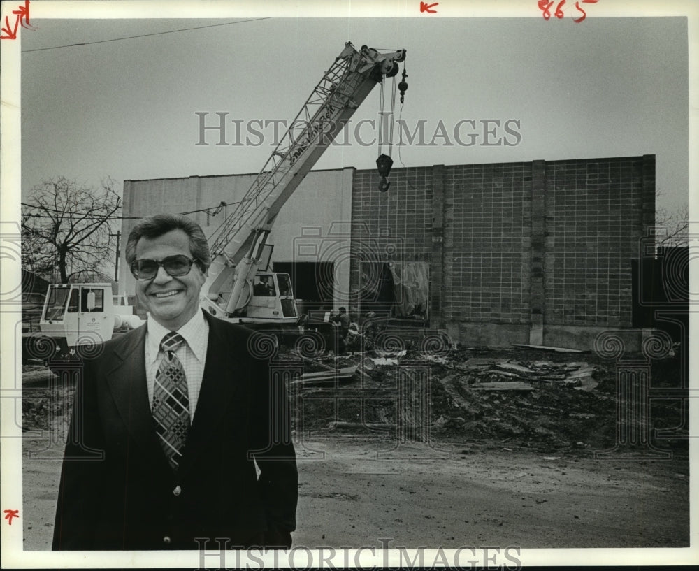 1979 Press Photo Morton Carson at Hylo Company on Grove Street - hca35507 - Historic Images