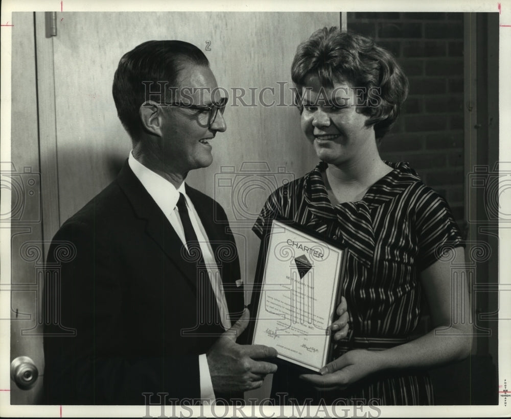 1962 Press Photo Student honored at Houston Junior Achievement program - Historic Images