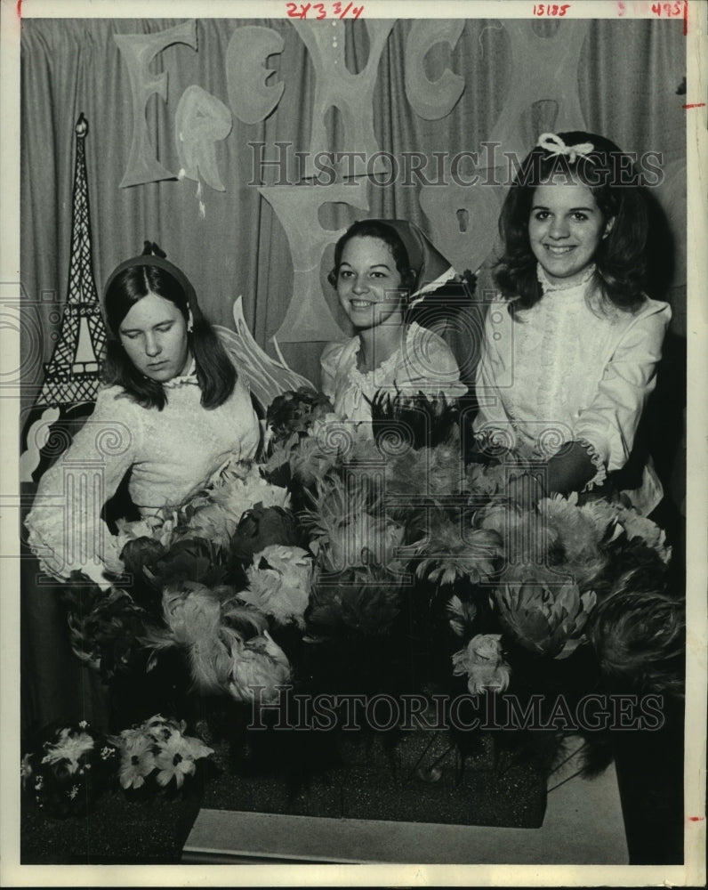 1969 Houston Jr. Achievement students at their French Flower Mart - Historic Images