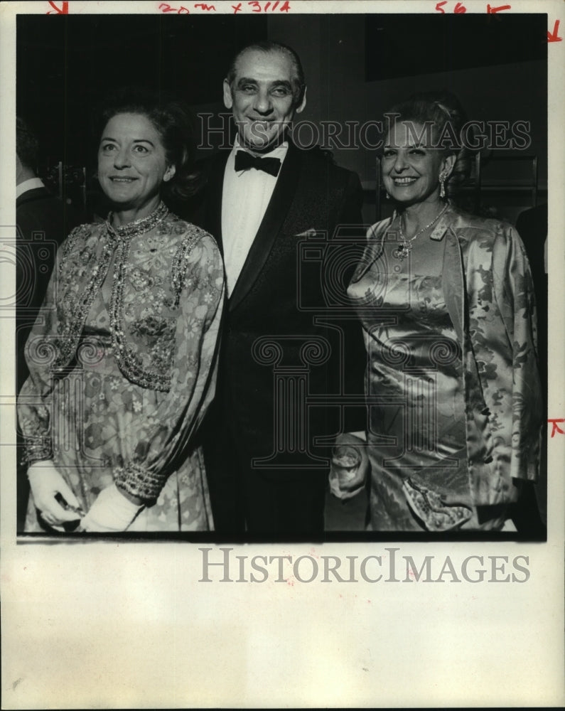 1969 Press Photo International Heart Gala attendees in Houston - hca37157 - Historic Images