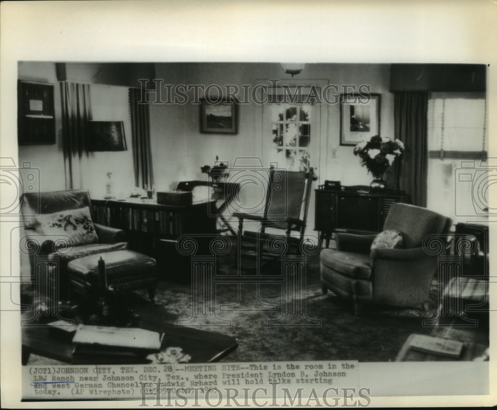 1963 Meeting room at Lyndon B. Johnson ranch in Johnson City, Texas - Historic Images