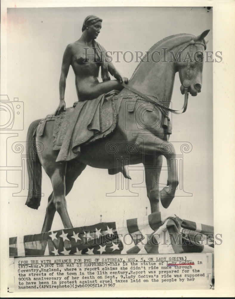 1967 Press Photo Statue of Lady Godiva, nude on horseback in Coventry England - Historic Images