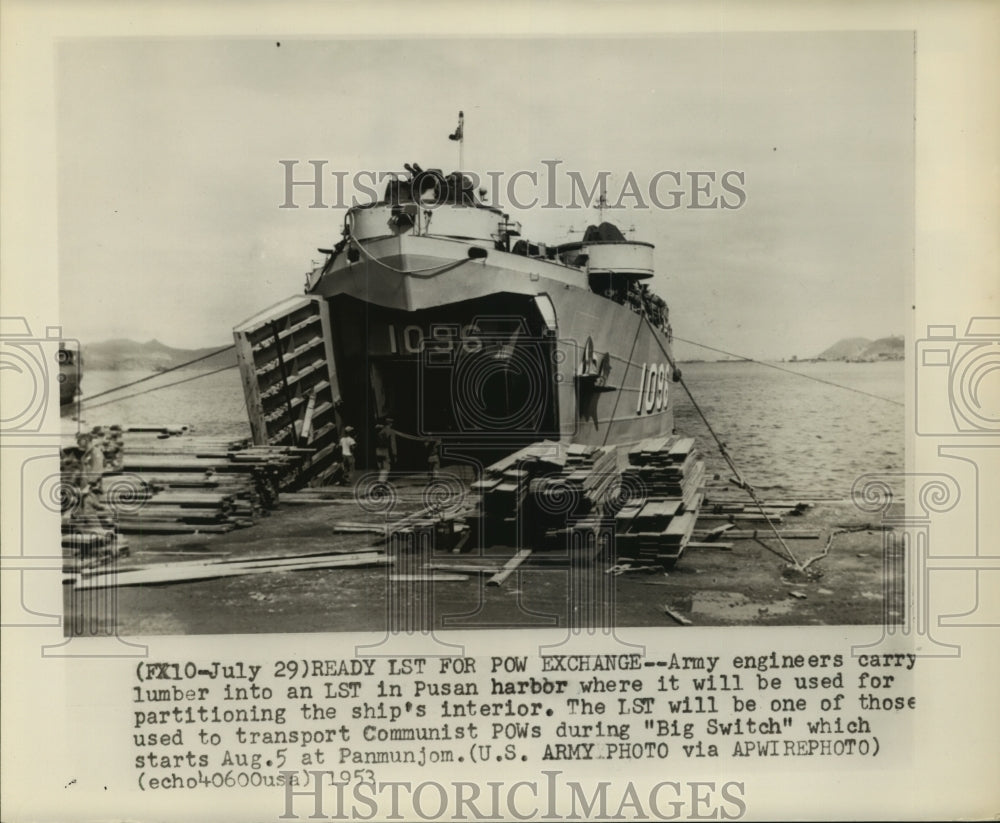 1953 Press Photo Military boat in Pusan harbor being modified to carry POWs - Historic Images