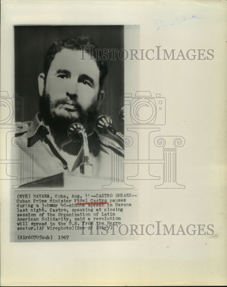 1967 Press Photo Fidel Castro speaks to group in Havana, Cuba - hca41168 - Historic Images