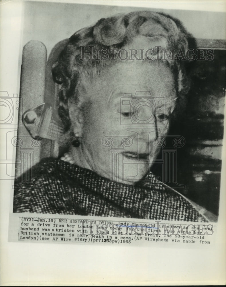 1965 Press Photo Lady Churchill in car in London - hca41176 - Historic Images