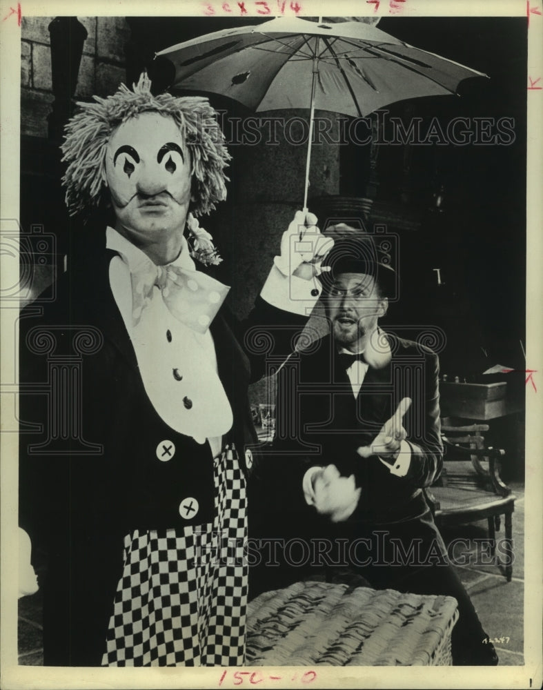 1972 Press Photo Scene from &quot;Sleuth&quot; play at Music Hall in Houston, Texas - Historic Images