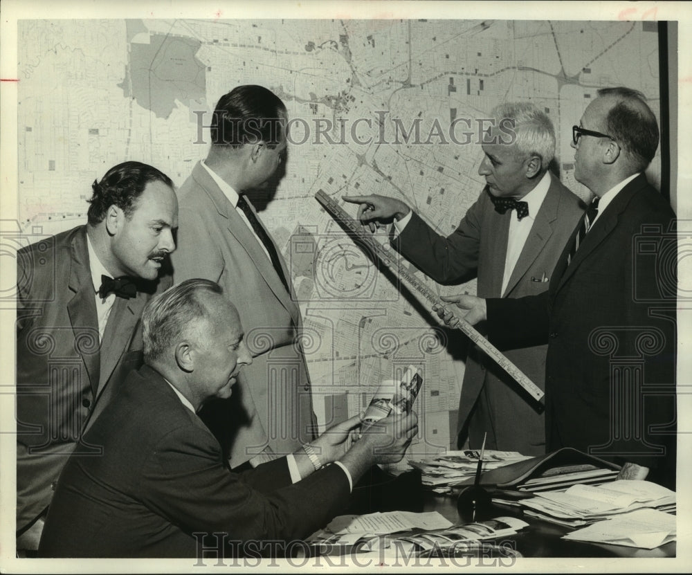 1957 Press Photo Neighborhood Improvement Council meeting in Houston - hca45131 - Historic Images