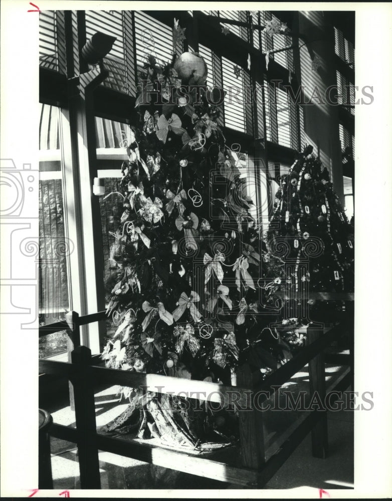 1992 Press Photo Holiday trees at Houston Museum of Natural Science - hca46085 - Historic Images