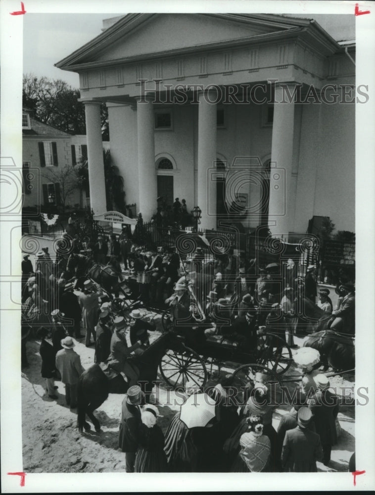 1985 Press Photo Secessionists rally in Charleston &quot;North and South&quot; scene - Historic Images