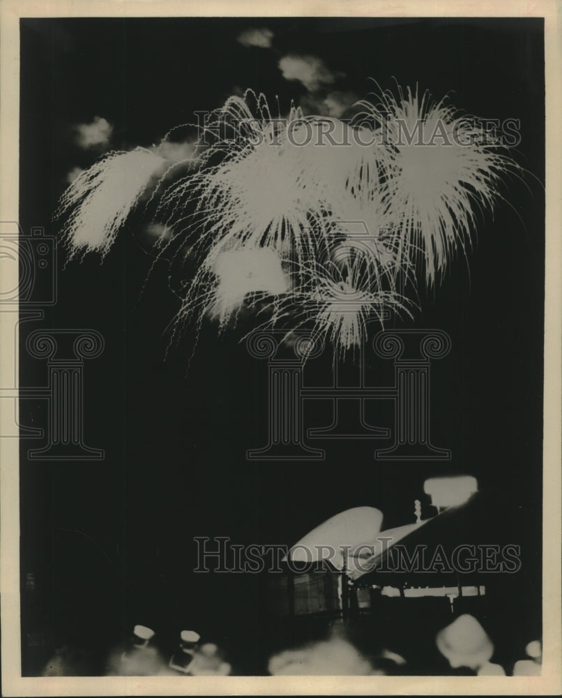 1967 Fireworks display at Northline Shopping City in Houston - Historic Images