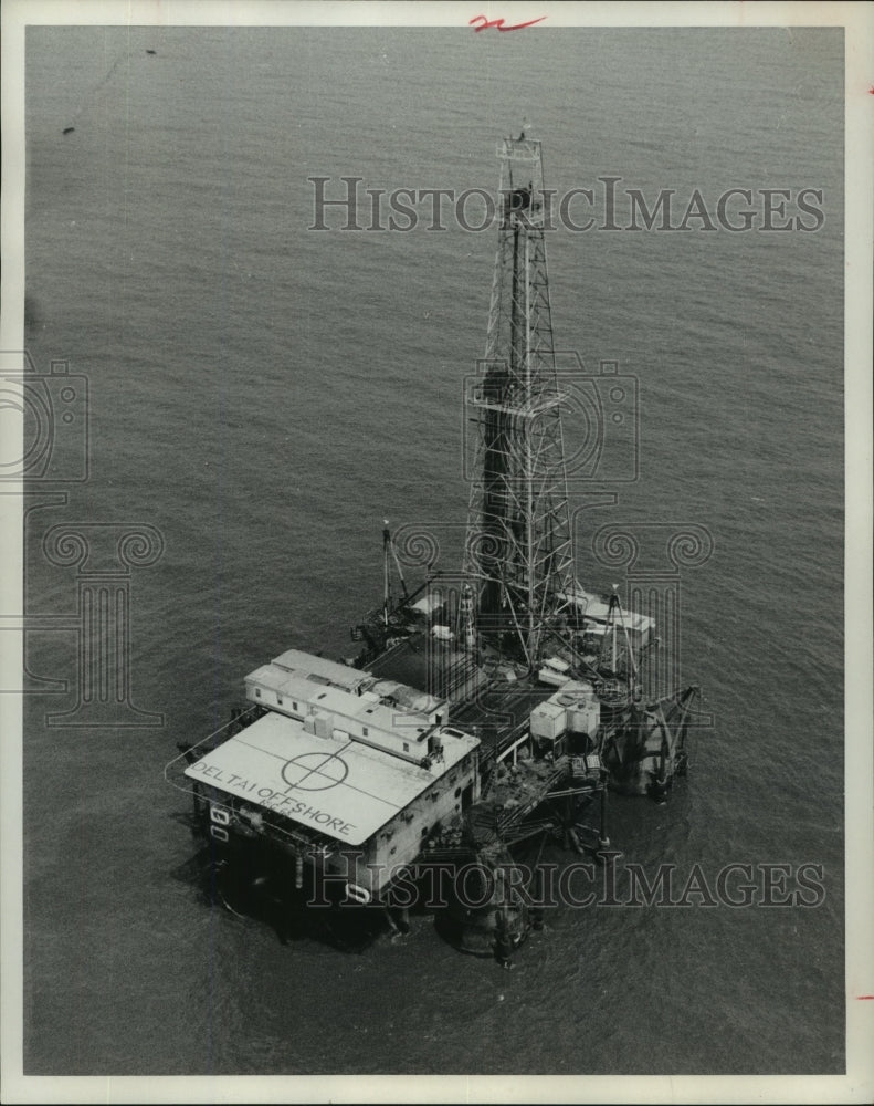 1968 Offshore Co.&#39;s submersible barge &quot;Delta&quot; in Nigerian waters - Historic Images