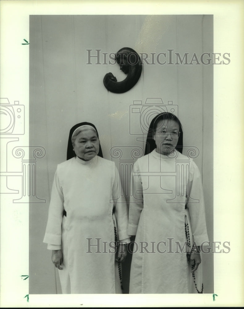 1986 Press Photo Sisters Magdalena Mat & Theresa Hang; Vietnamese Domincan in TX - Historic Images