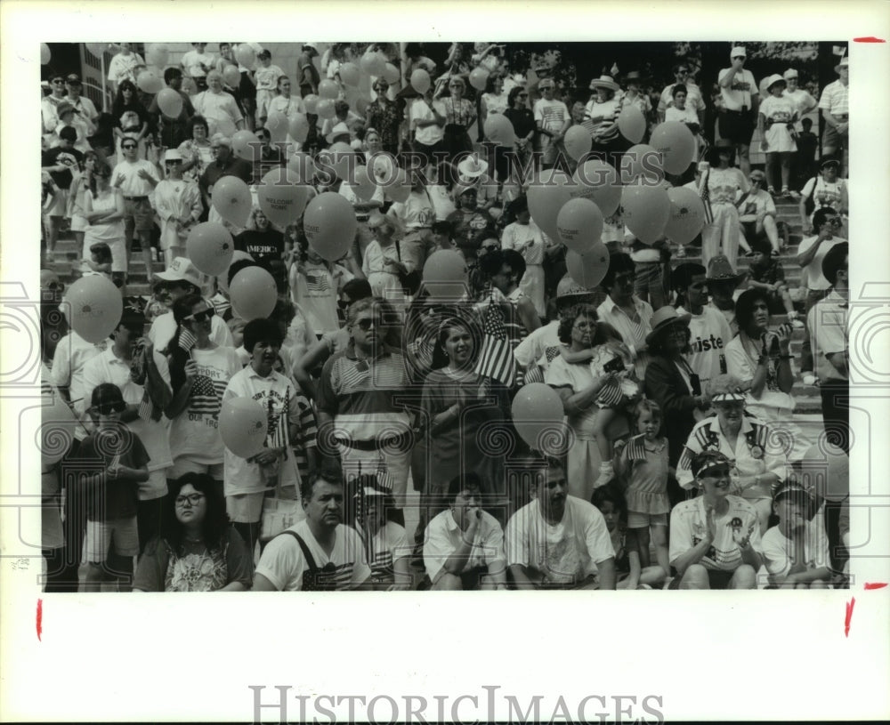 1991 Press Photo Crowd at Operation Celebration in Houston - returning veterans - Historic Images