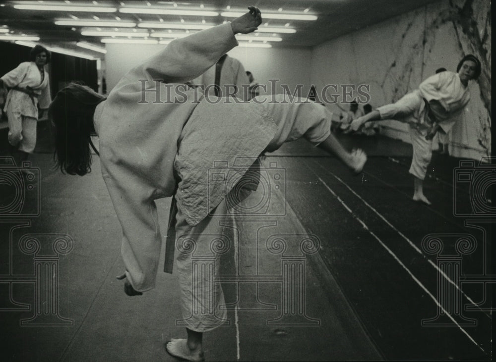 1964 Students practice Judo during class in Houston - Historic Images