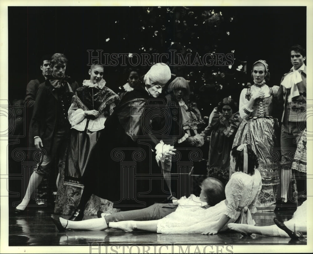 1988 Press Photo The Nutcracker Suite, Act I: The Entrance of Dr. Drosselmeyer - Historic Images