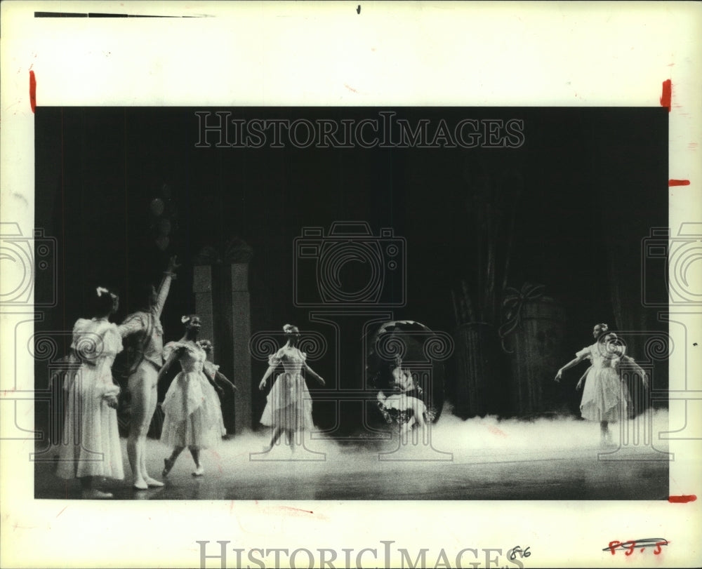 1984 Press Photo &quot;The Nutcracker: A Christmas Tradition&quot; - Ch 11, Houston - Historic Images