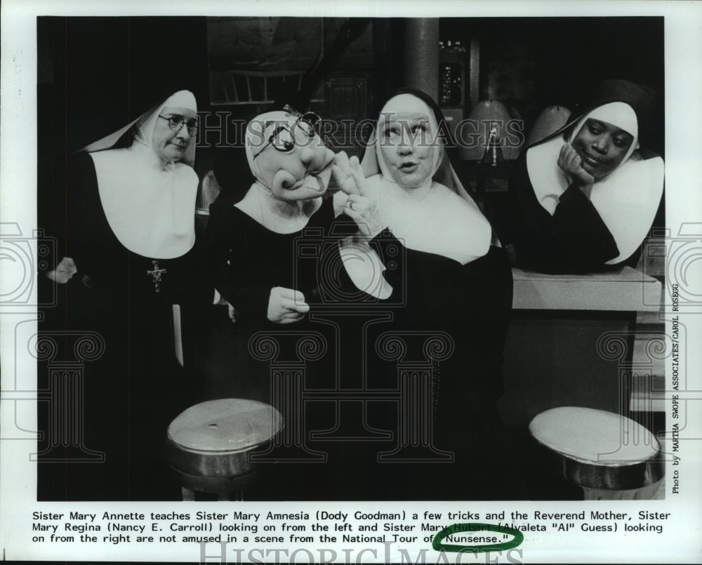 1989 Press Photo Scene from the National Tour of &quot;Nunsense&quot; - hca48598- Historic Images