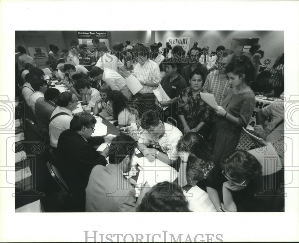 1991 Press Photo Resolution Trust Corporation Counsels on Affordable Housing - Historic Images