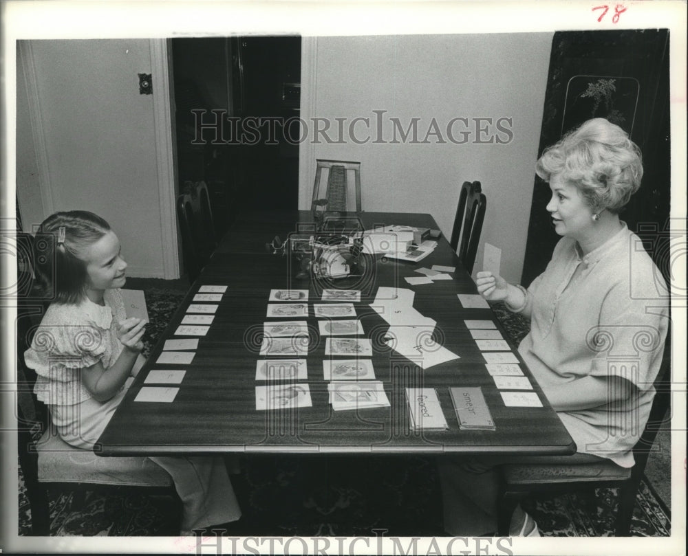 1978 Press Photo Houston reading teacher Margaret Davidson with Alice Spencer - Historic Images