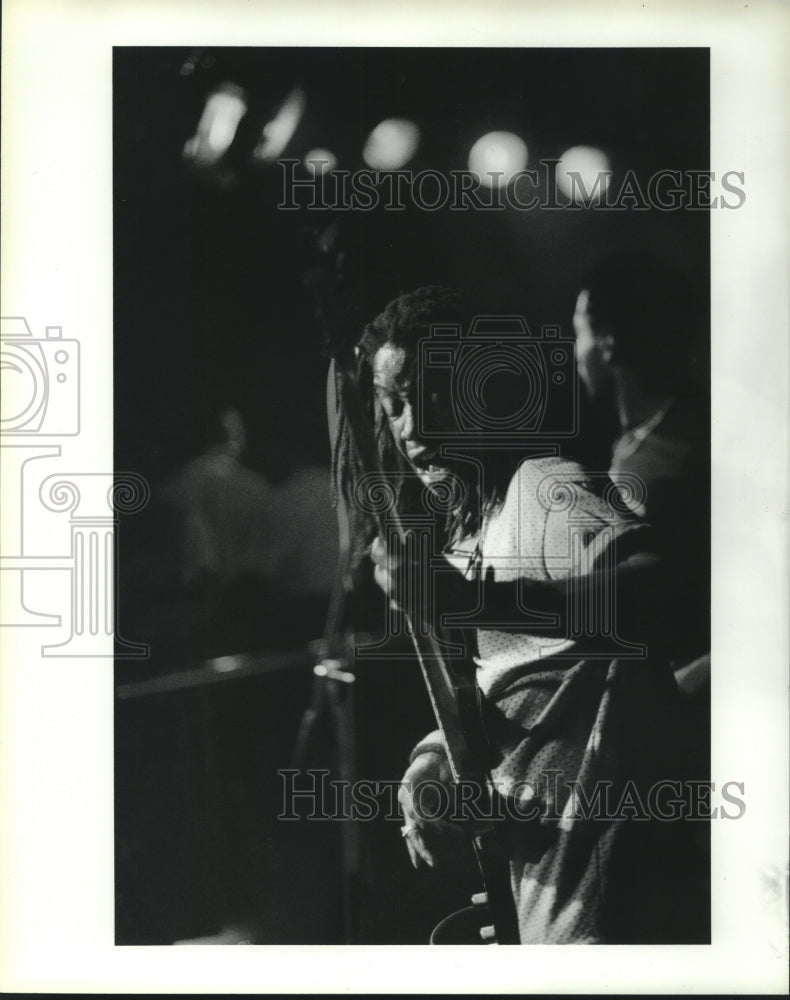 1989 Press Photo Gratitude playing Reggae on stage at Caribana in Houston- Historic Images